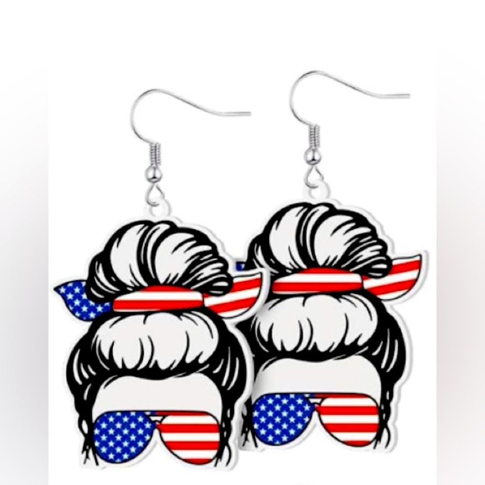 🇺🇸USA🇺🇸Red/White/Blue Patriotic Dangle Earrings